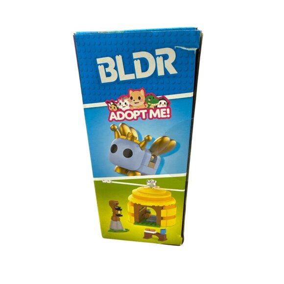 BLDR Adopt Me! Coffee Shop Interior with Queen Bee Building Set - Picture 4 of 7